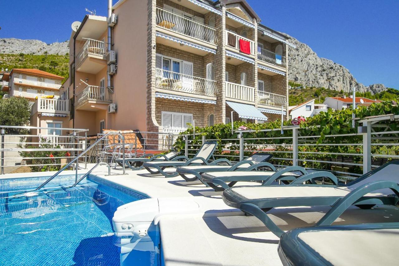Apartments Babaja Омиш Экстерьер фото
